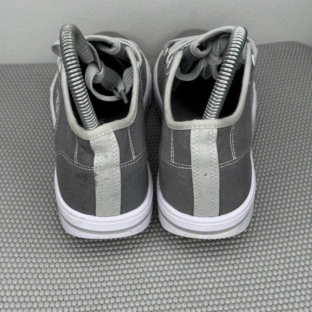 Heelys Canvas Low‎ Top Gray Skate Shoes Sneakers Men's Size 4 Lace Up Wheels